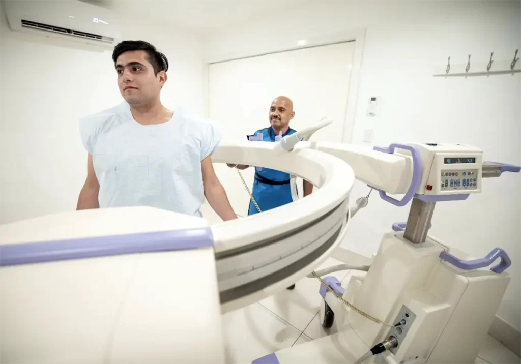 Equipo médico especializado en terapias con células madre